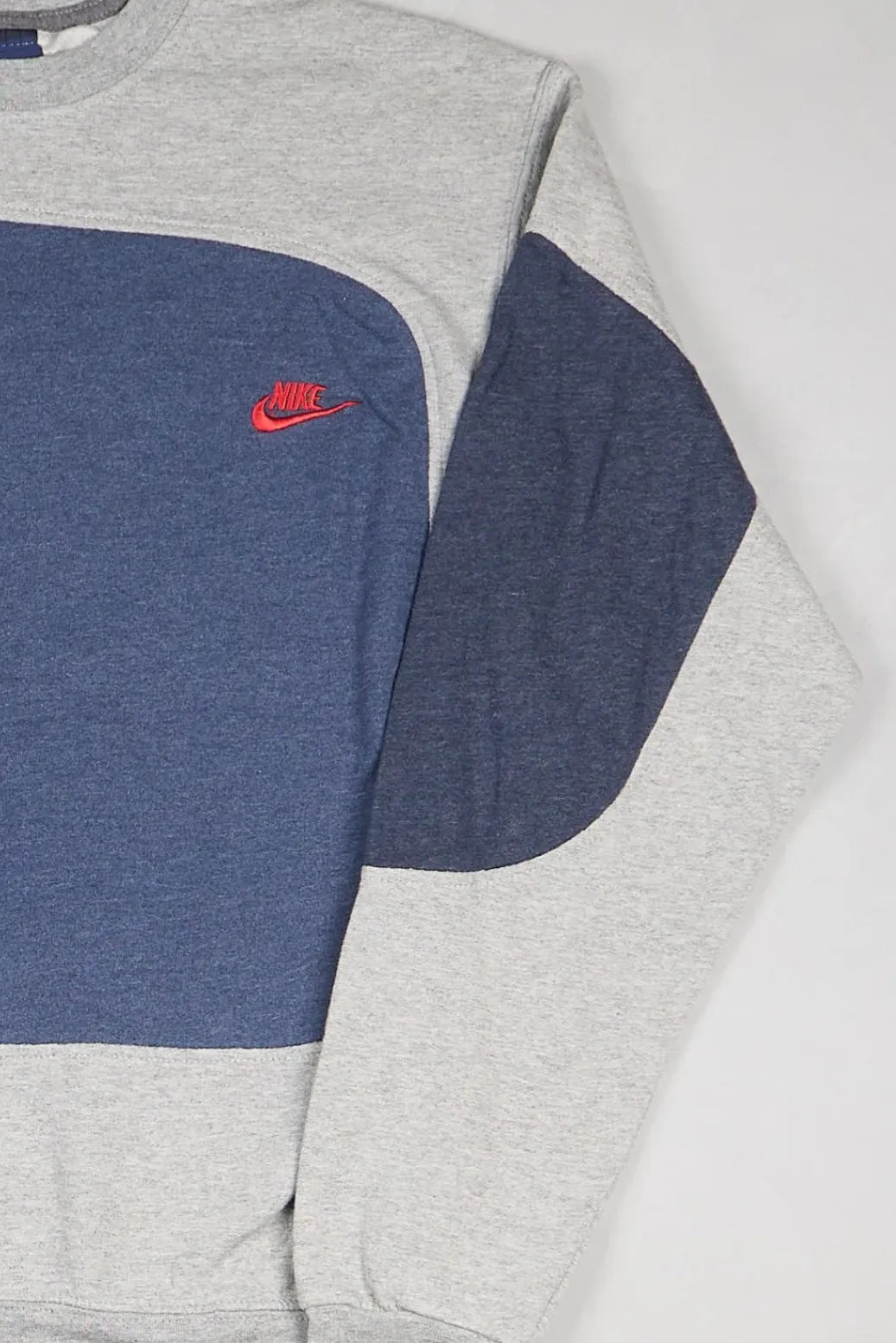 Nike - Renewed Sweatshirt (L) Right