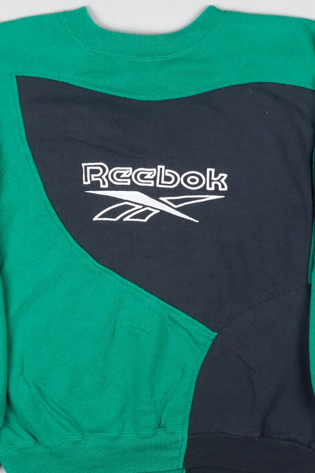 Reebok - Renewed Sweatshirt (L) Center