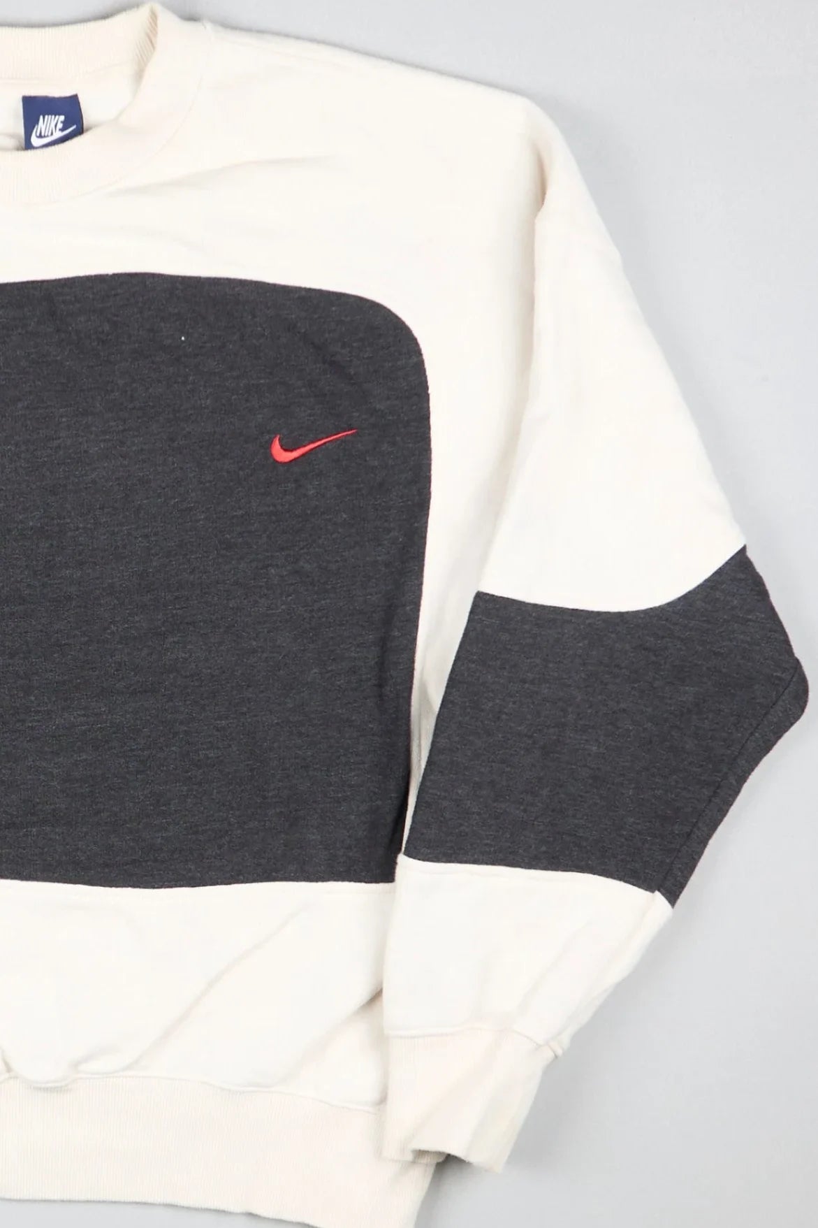 Nike - Renewed Sweatshirt (XL) Right