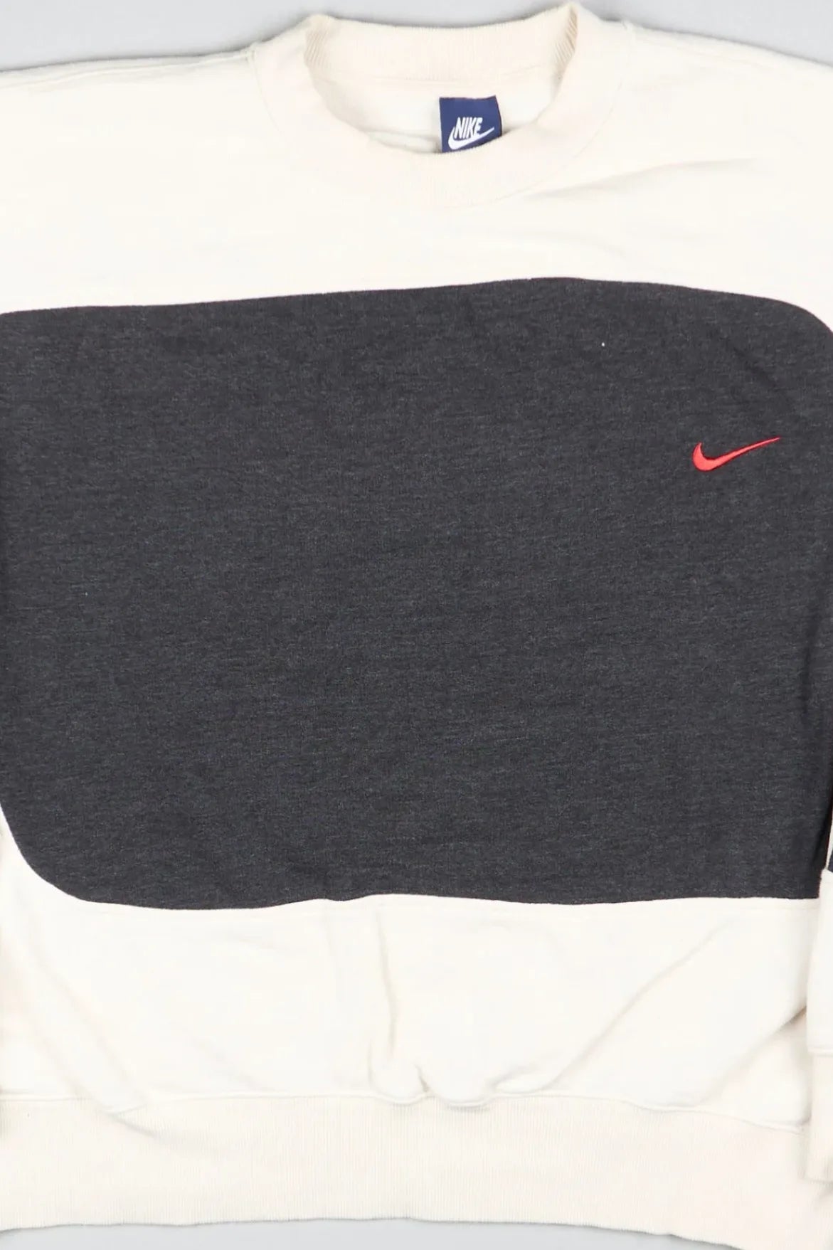 Nike - Renewed Sweatshirt (XL) Center