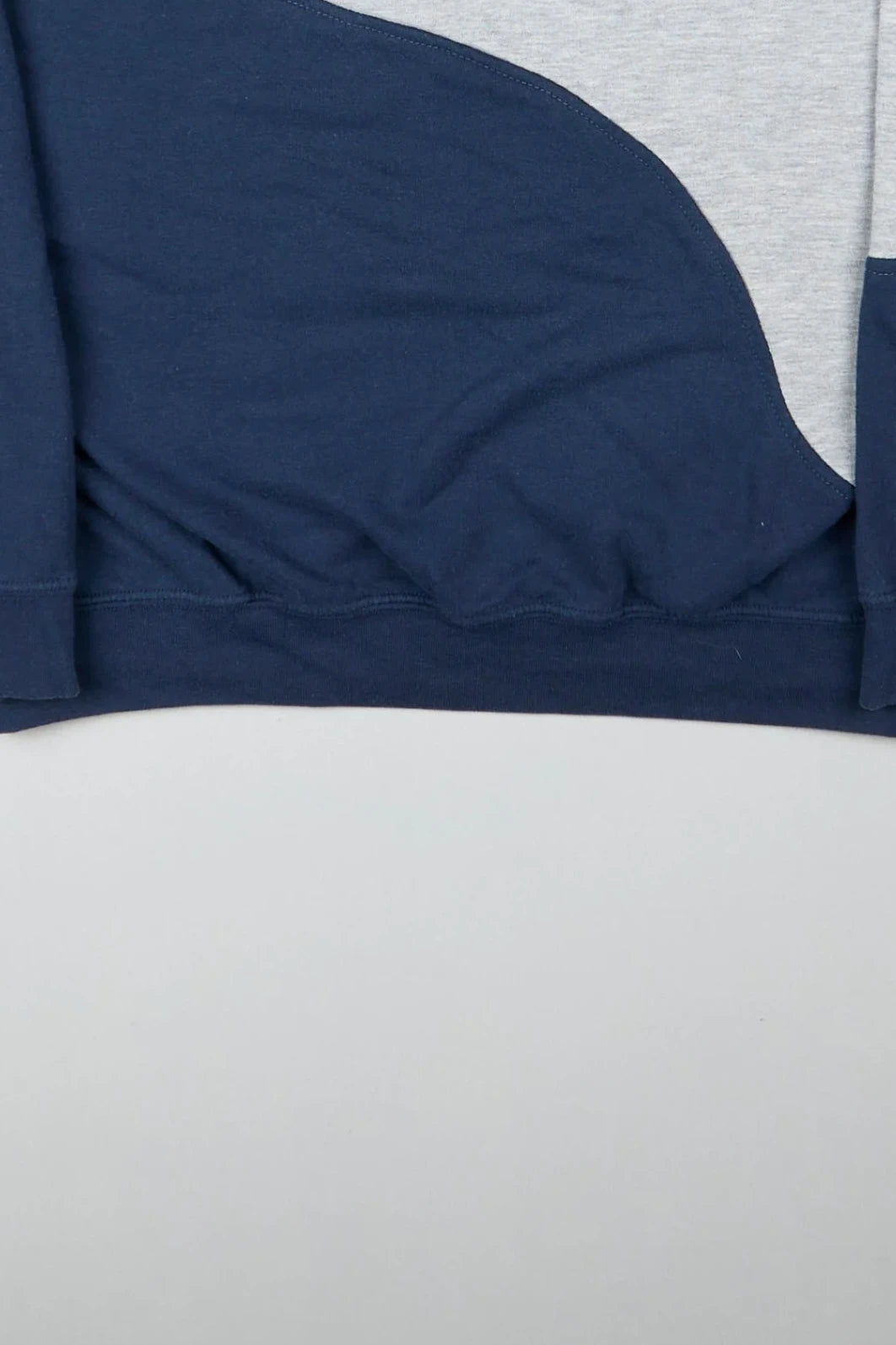 Champion - Renewed Sweatshirt (L) Bottom