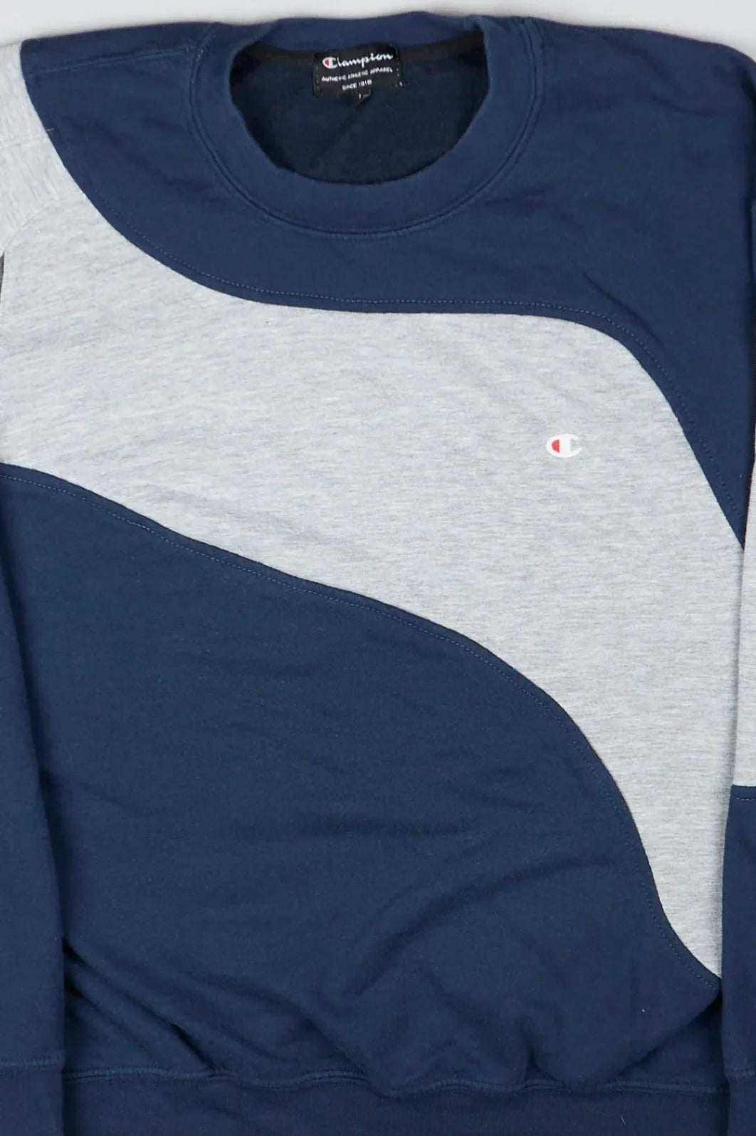 Champion - Renewed Sweatshirt (L) Center