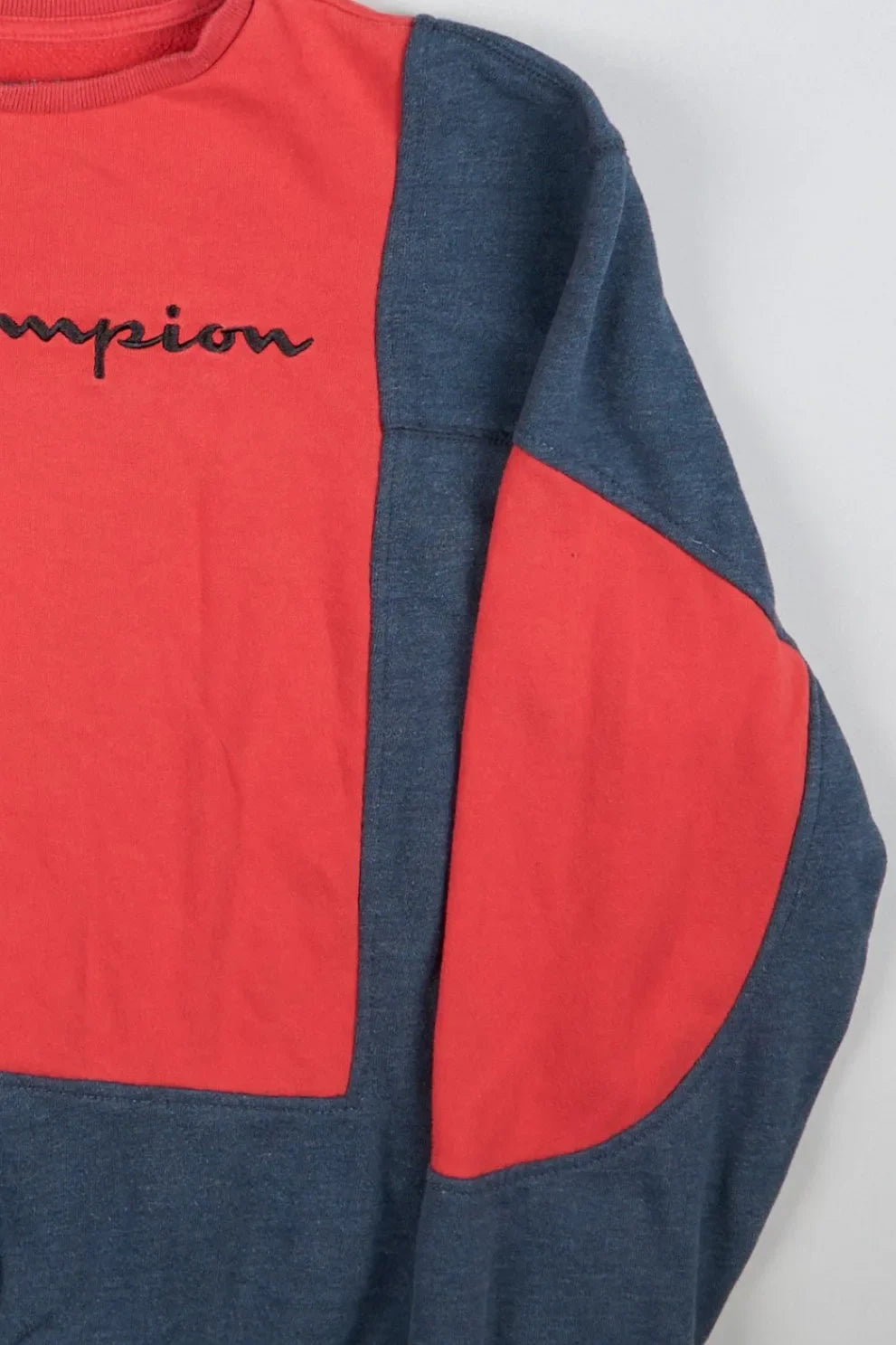 Champion - Renewed Sweatshirt (XL) Right