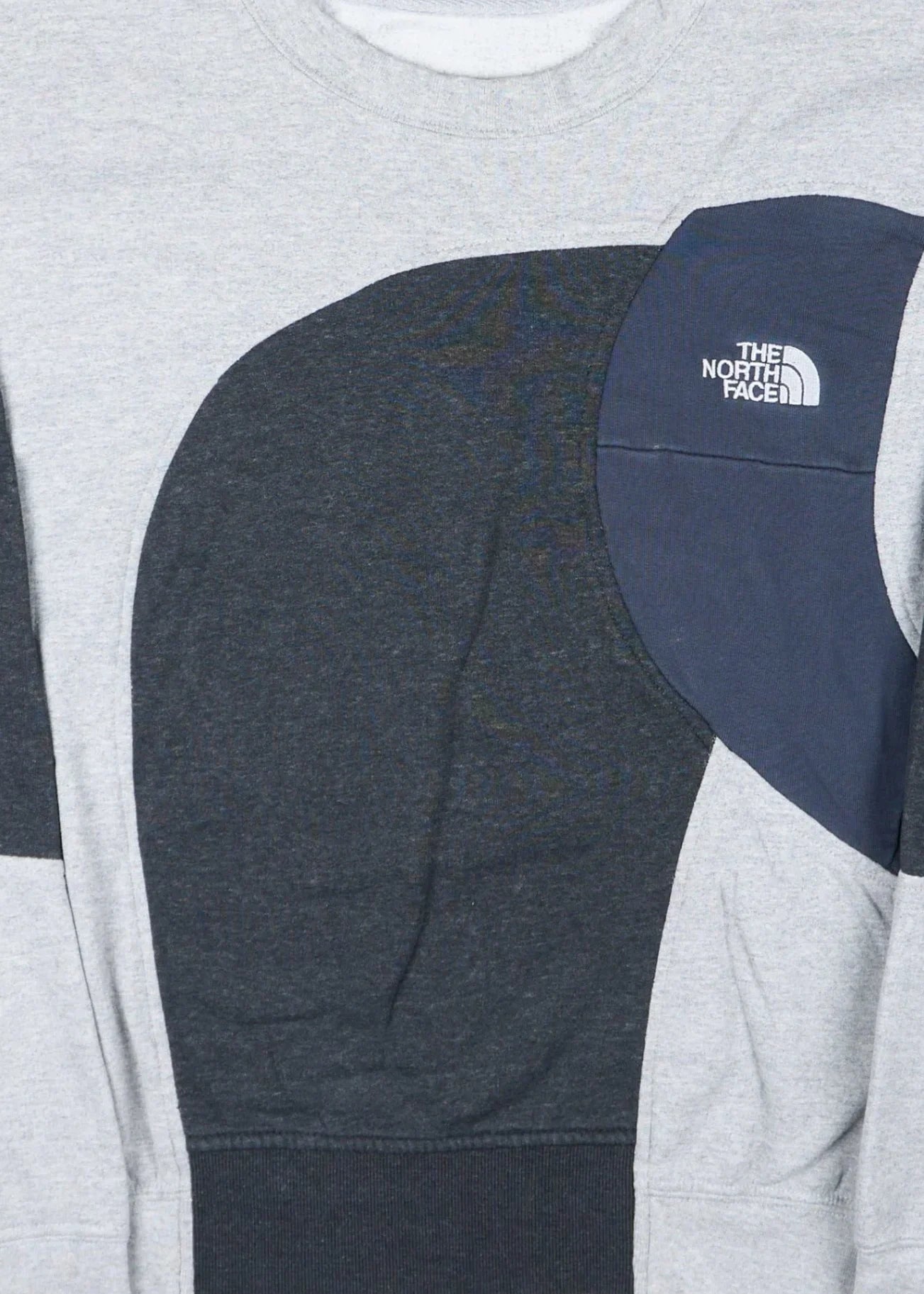 The North Face - Renewed Sweatshirt (L) Center